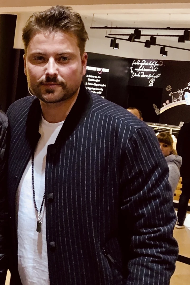 Felix von Jascheroff als John Bachmann bei einer Autogrammstunde in Oldenburg 2019