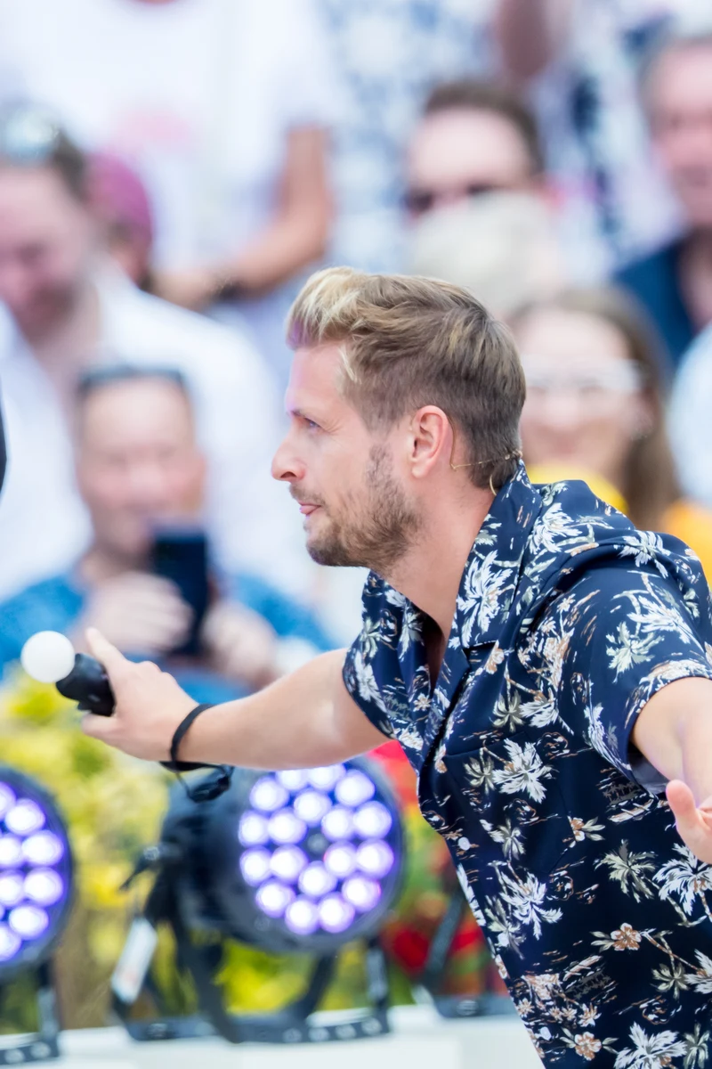 Jörn Schlönvoigt als Philip Höfer beim ZDF-Fernsehgarten 2024
