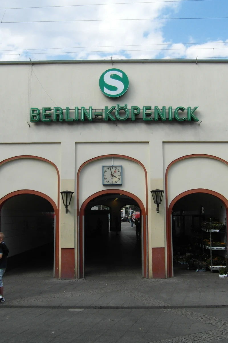 Eingang des S-Bahnhofs Berlin-Köpenick