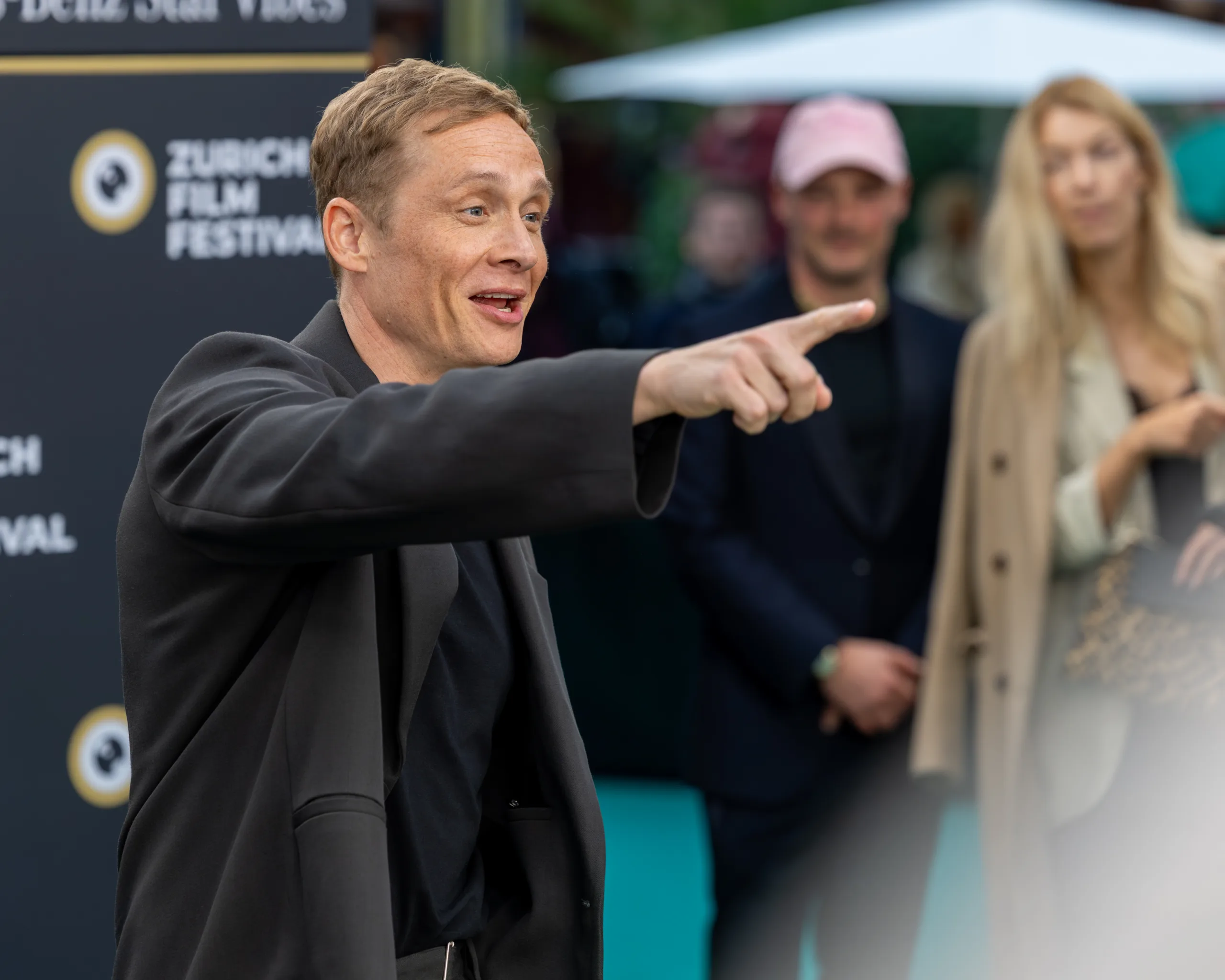 Matthias Schweighöfer auf dem roten Teppich des Zurich Film Festival 2025