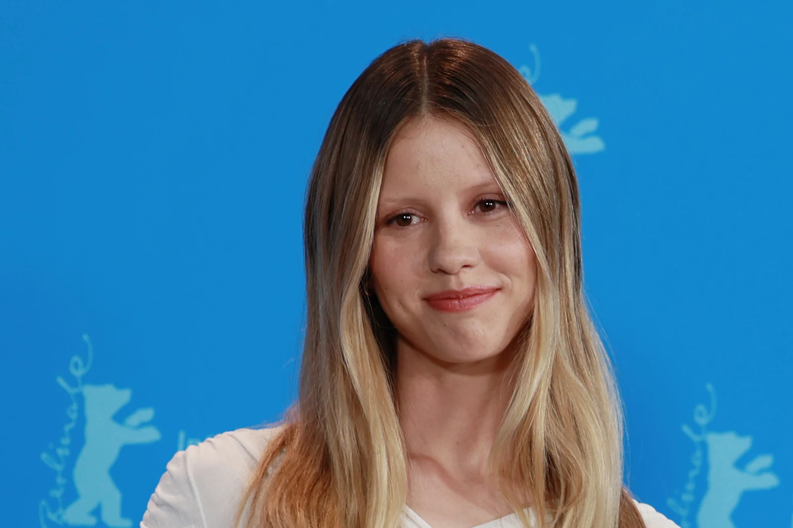 Mia Goth beim Fototermin der Berlinale 2023