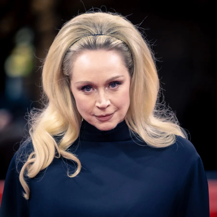 Gwendoline Christie, Darstellerin von Direktorin Larissa Weems