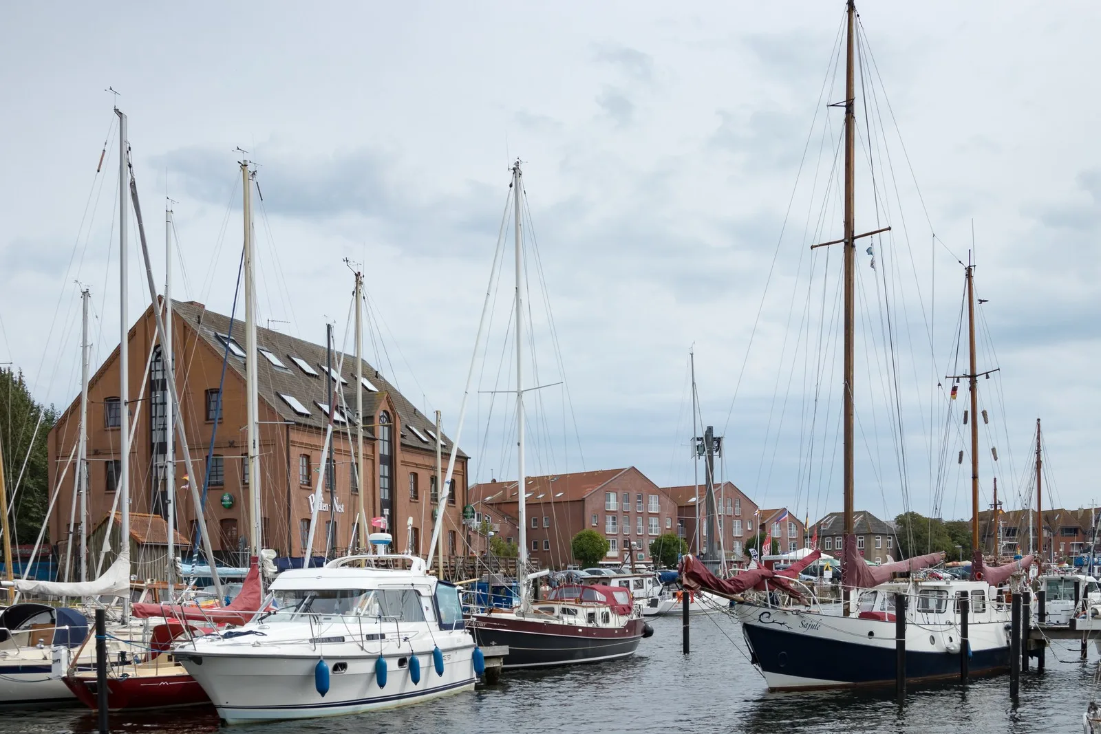 Hafen von Orth auf Fehmarn mit Segelbooten
