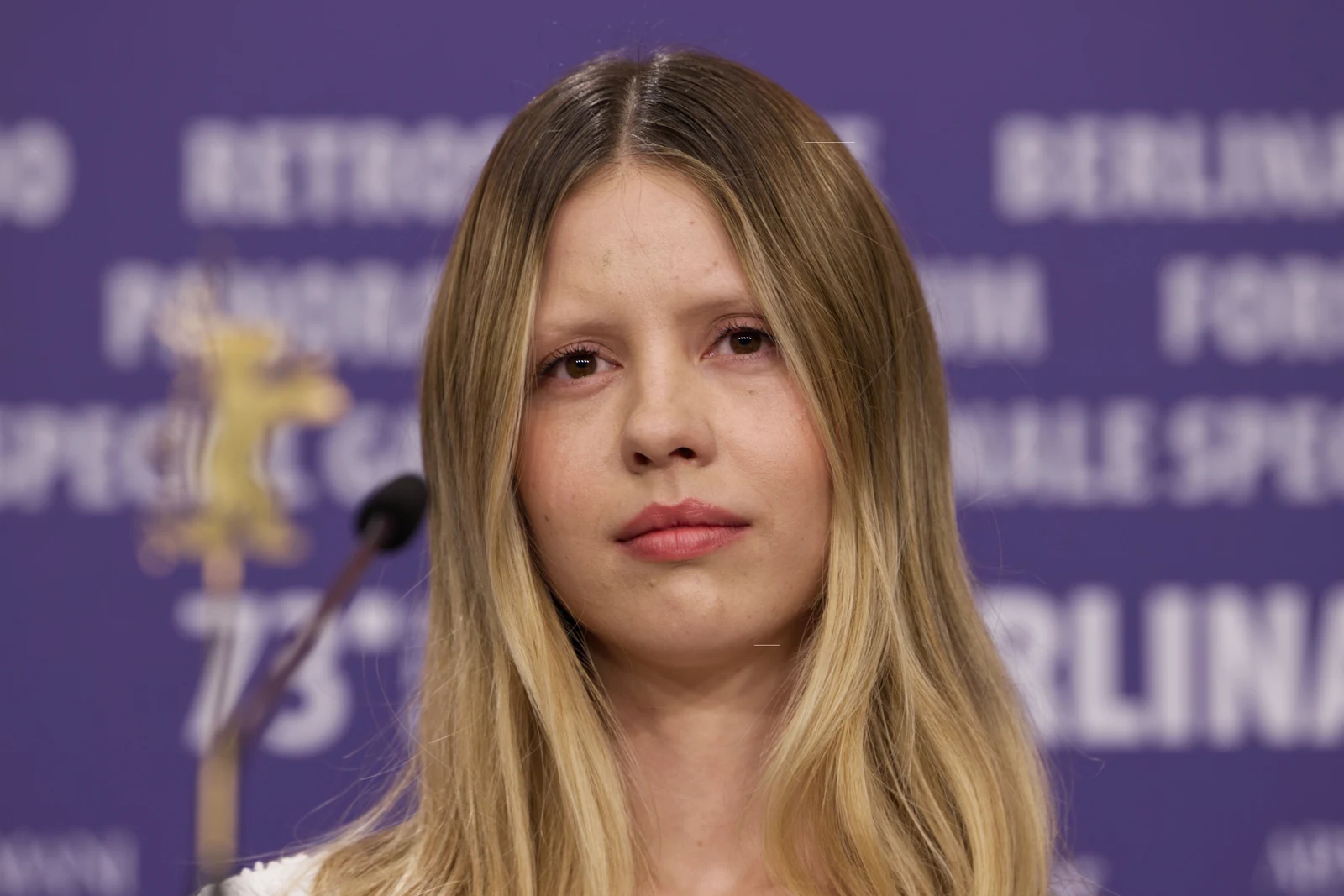Mia Goth bei der Pressekonferenz der Berlinale 2023