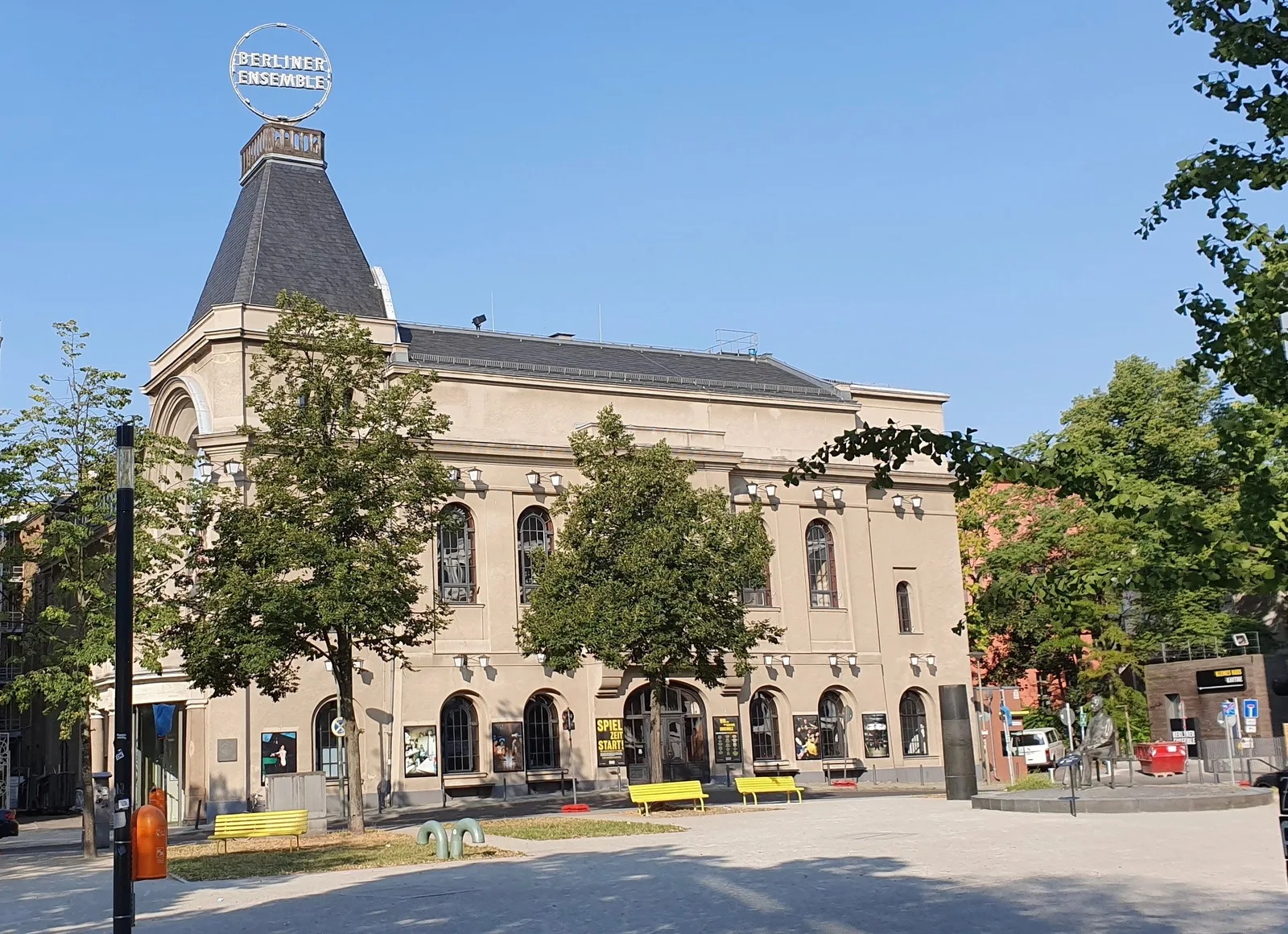 Theater am Schiffbauerdamm in Berlin, Heimat des Berliner Ensembles