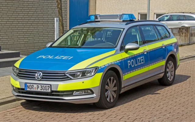 Streifenwagen der Polizei Niedersachsen auf Norderney