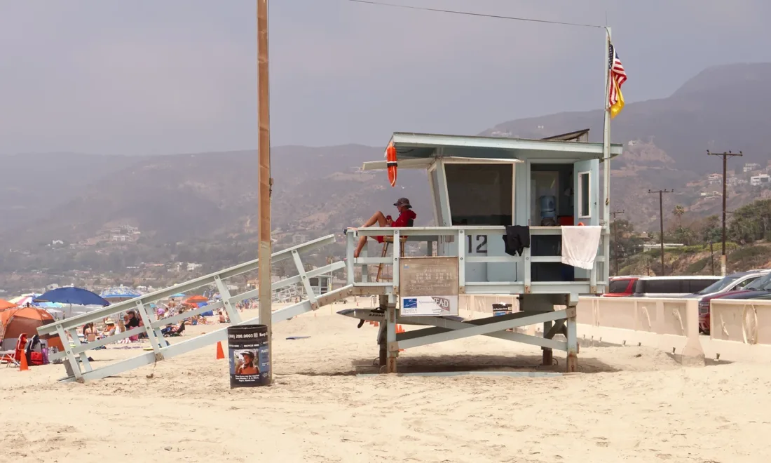 Rettungsschwimmer-Turm 12 am Zuma Beach in Malibu