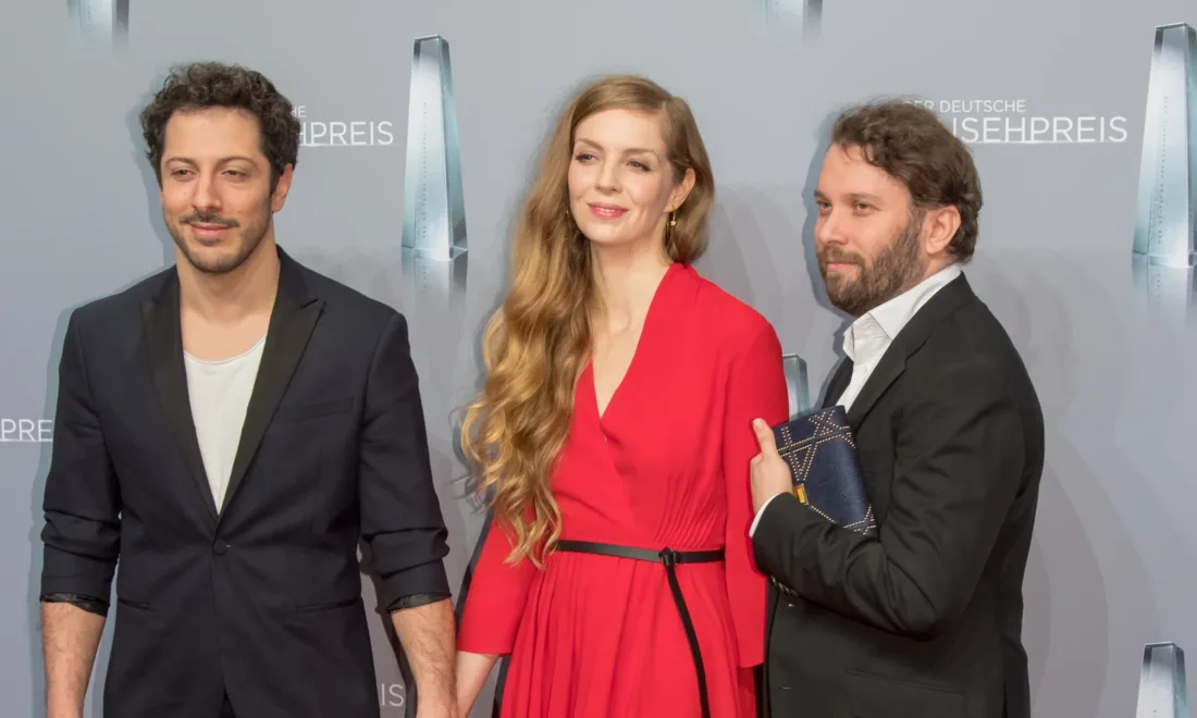 Fahri Yardım, Pheline Roggan und Christian Ulmen (von links) beim Deutschen Fernsehpreis 2018