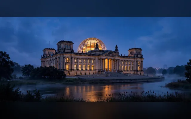 Symbolische Illustration: Reichstag in der Abenddämmerung (KI-generiert, kein echtes Foto)