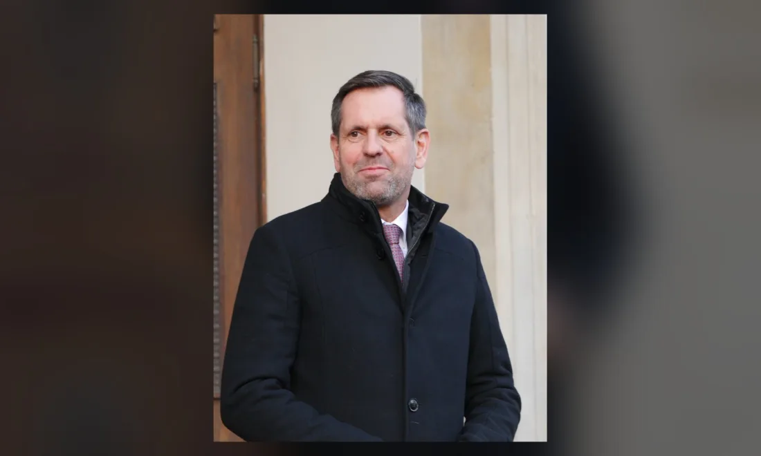 Olaf Lies, Ministerpräsident von Niedersachsen – Porträtfoto aus dem Jahr 2023