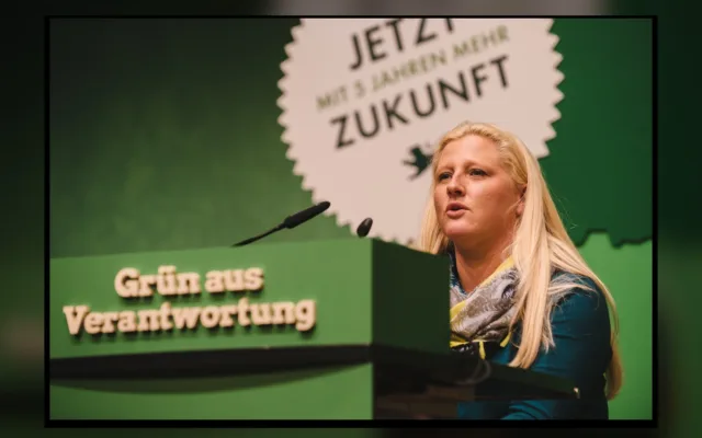 Stephanie Aeffner Tod: Stephanie Aeffner spricht am Rednerpult