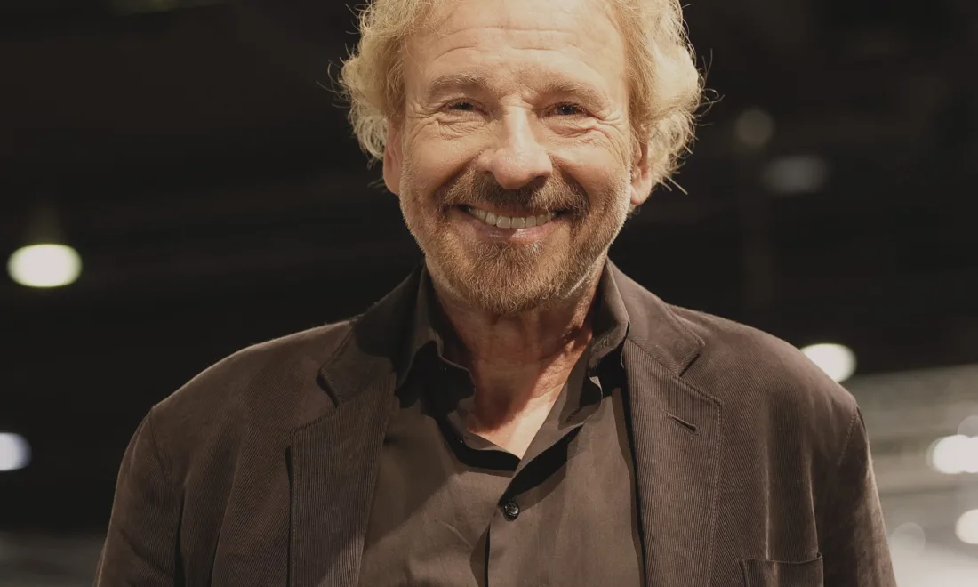 Thomas Gottschalk lächelnd auf der Frankfurter Buchmesse 2024