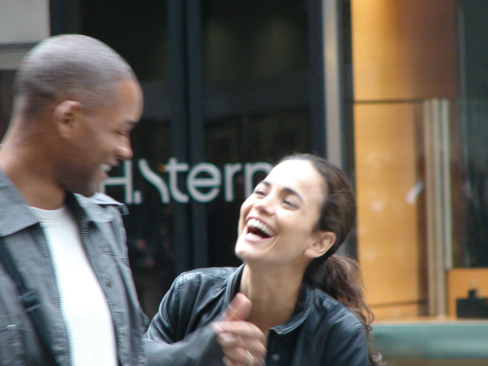 Will Smith mit Alice Braga am Set von I Am Legend 2006